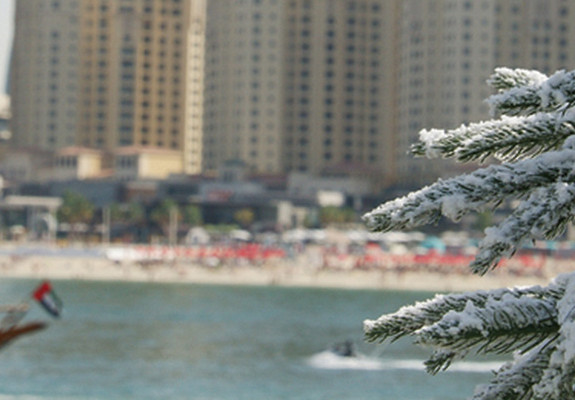 Christmas in Dubai: 5 Nights of Sun, Style & Santa Magic!