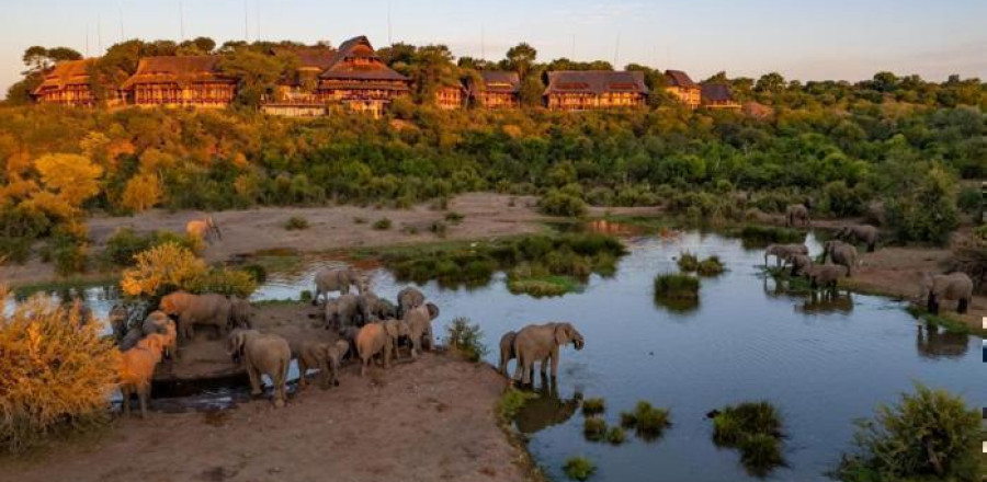 4* Victoria Falls Safari Lodge Package (3 Nights)