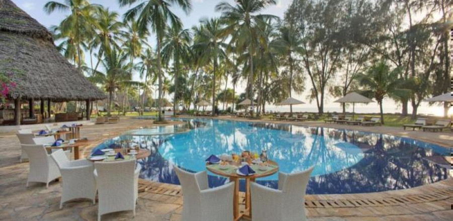 5* Bluebay Beach Resort & Spa - Zanzibar Package (7 Nights)