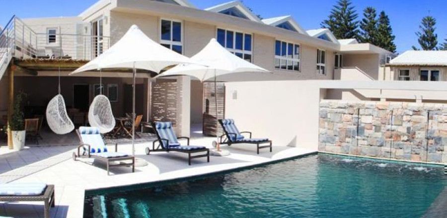 4* Abalone Guest Lodge - Hermanus Holiday Package (3 Nights)